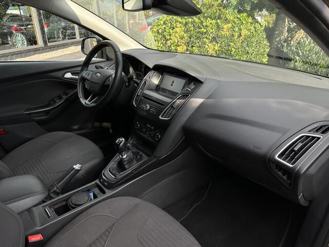 Ford FOCUS Wagon 1.0 Titanium Keyless Cruise Control Stoelverw. Navi PDC 16''LM