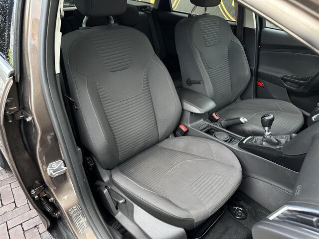 Ford FOCUS Wagon 1.0 Titanium Keyless Cruise Control Stoelverw. Navi PDC 16''LM