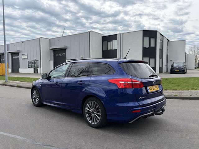 Ford FOCUS Wagon 1.5 ST-Line 6-Bak 150 PK. Prachtige en dealer onderhouden auto !!!