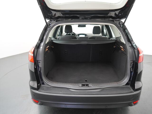 Ford FOCUS Wagon 1.0 Titanium | Navigatie | Parkeersensoren |