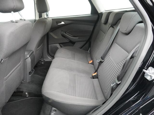 Ford FOCUS Wagon 1.0 Titanium | Navigatie | Parkeersensoren |