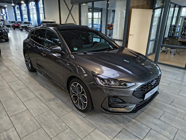 Ford FOCUS ST-Line EcoBoost Hybrid 155 pk | Pano | 18" | Winter Pack | Camera | Adapt. cruise | Camera | Draadloos Apple Carplay |