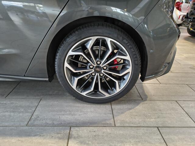 Ford FOCUS ST-Line EcoBoost Hybrid 155 pk | Pano | 18" | Winter Pack | Camera | Adapt. cruise | Camera | Draadloos Apple Carplay |