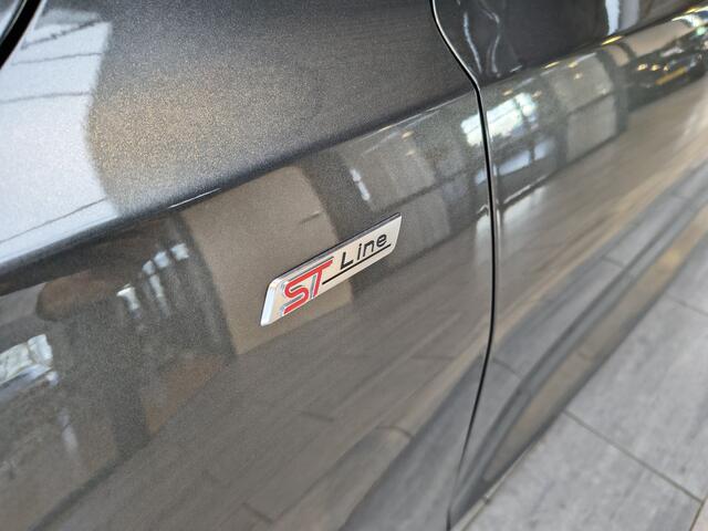Ford FOCUS ST-Line EcoBoost Hybrid 155 pk | Pano | 18" | Winter Pack | Camera | Adapt. cruise | Camera | Draadloos Apple Carplay |