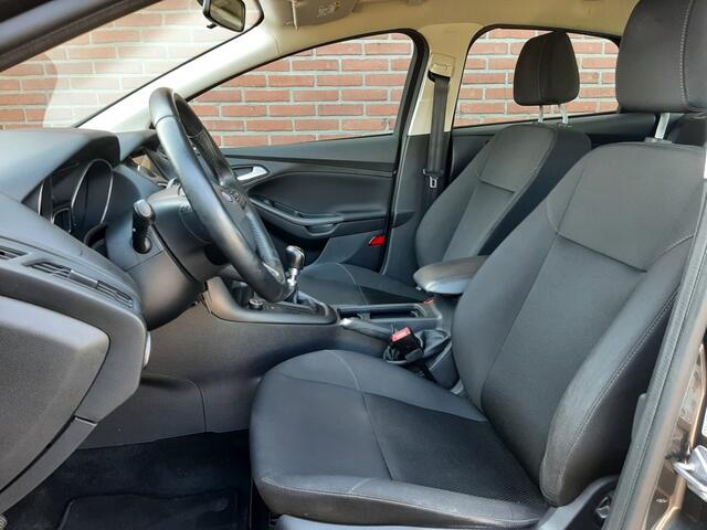 Ford FOCUS 1.0 125pk Airco Navigatie Bluetooth