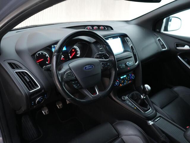Ford FOCUS Wagon ST-3 2.0 PERFORMANCE PACK |Sony|Apple Carplay|blind spot|cruise control|parkeer camera|bi-xenon|19" Performance wielen|