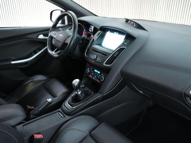 Ford FOCUS Wagon ST-3 2.0 PERFORMANCE PACK |Sony|Apple Carplay|blind spot|cruise control|parkeer camera|bi-xenon|19" Performance wielen|