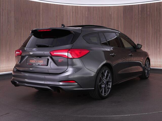 Ford FOCUS Wagon ST-3 PERFORMANCE PACK 2.3 280pk AUTOMAAT |panoramdak|head-up display|Apple Carplay|adaptive cruise|parkeercamera|winterpack|19" lichtmetalen velgen|adaptive LED|elek. achterklep|