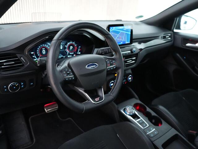 Ford FOCUS Wagon ST-3 PERFORMANCE PACK 2.3 280pk AUTOMAAT |panoramdak|head-up display|Apple Carplay|adaptive cruise|parkeercamera|winterpack|19" lichtmetalen velgen|adaptive LED|elek. achterklep|