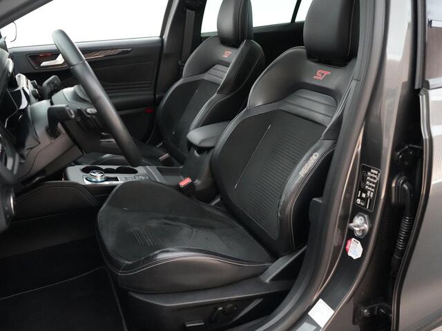 Ford FOCUS Wagon ST-3 PERFORMANCE PACK 2.3 280pk AUTOMAAT |panoramdak|head-up display|Apple Carplay|adaptive cruise|parkeercamera|winterpack|19" lichtmetalen velgen|adaptive LED|elek. achterklep|