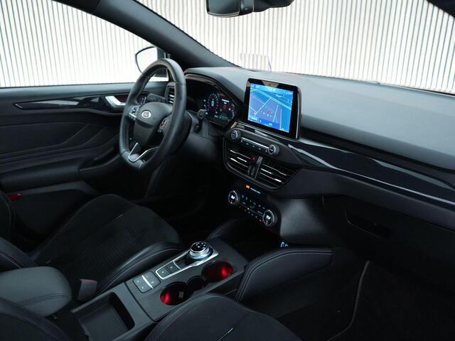 Ford FOCUS Wagon ST-3 PERFORMANCE PACK 2.3 280pk AUTOMAAT |panoramdak|head-up display|Apple Carplay|adaptive cruise|parkeercamera|winterpack|19" lichtmetalen velgen|adaptive LED|elek. achterklep|
