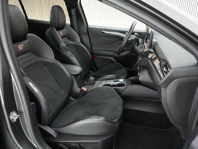 Ford FOCUS Wagon ST-3 PERFORMANCE PACK 2.3 280pk AUTOMAAT |panoramdak|head-up display|Apple Carplay|adaptive cruise|parkeercamera|winterpack|19" lichtmetalen velgen|adaptive LED|elek. achterklep|