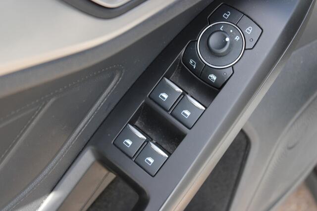 Ford FOCUS Wagon 1.0 EcoBoost Hybrid Titanium