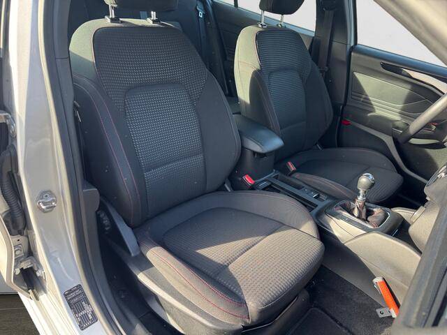 Ford FOCUS Wagon 1.0 EcoBoost Hybrid ST Line Business Carplay, Android Auto, Trekhaak, Camera, Xenon Led, Lane Assist