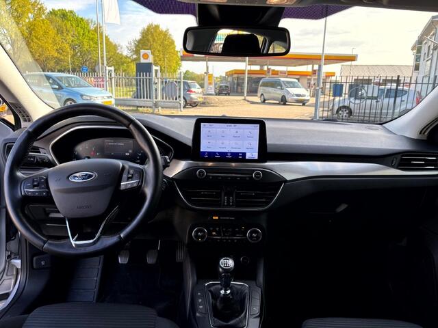 Ford FOCUS 1.0 ECOB. ST Line Business, Airco, Nav, Trekhaak, CarPlay, Keyless