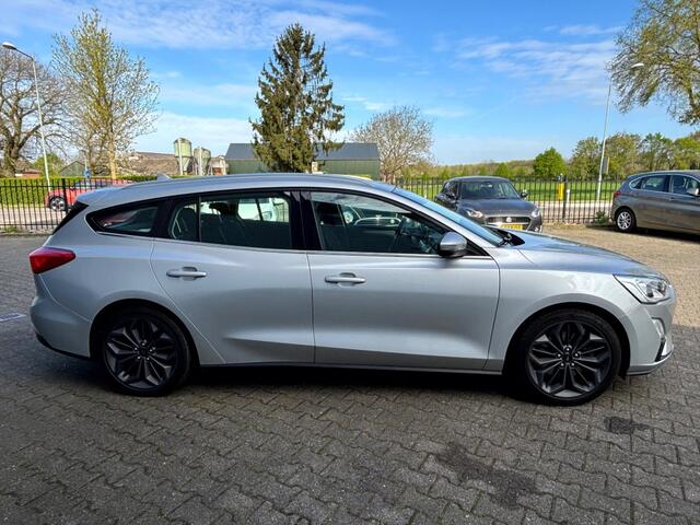 Ford FOCUS 1.0 ECOB. ST Line Business, Airco, Nav, Trekhaak, CarPlay, Keyless
