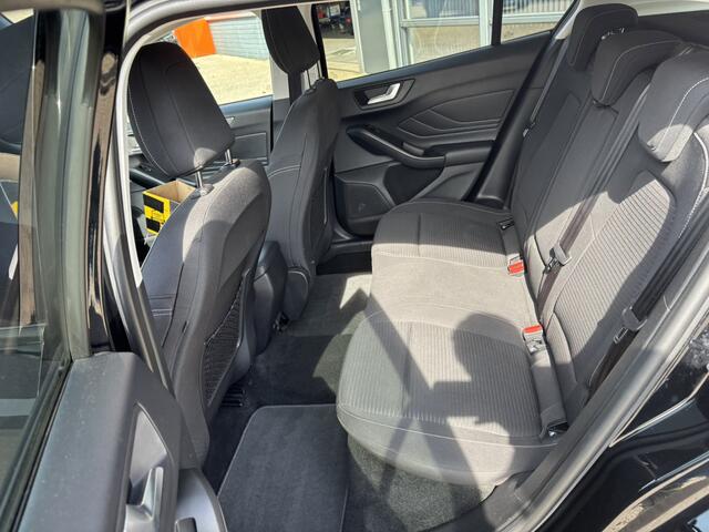 Ford FOCUS 1.0 EcoBoost Titanium Business / Stoel, stuur en voorruitverwarming / Cruise Control / navi / Applecarplay/Androidauto /