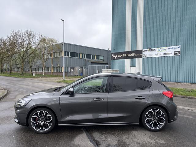 Ford FOCUS 1.0i EcoBoost ST Line Business 6-Bak 126 PK. Prachtige en als nieuw rijdende auto !!! BTW-auto !!