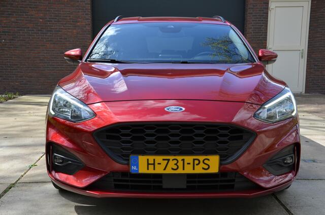 Ford FOCUS Wagon 1.0 EcoBoost ST Line Business Navi/Pdc/Ecc/Led/Stoel Stuur & ruitverwarming/Cr-Controle/Achteruitrijcamera/Lmv