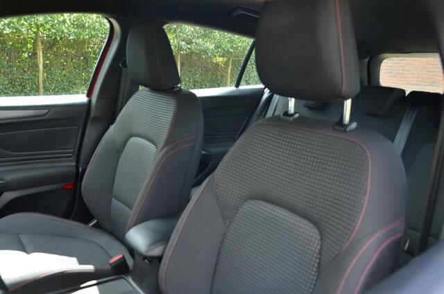 Ford FOCUS Wagon 1.0 EcoBoost ST Line Business Navi/Pdc/Ecc/Led/Stoel Stuur & ruitverwarming/Cr-Controle/Achteruitrijcamera/Lmv