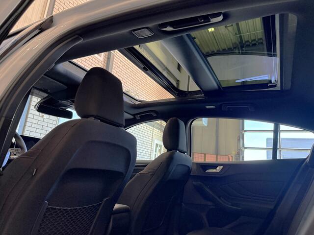 Ford FOCUS 1.0 EcoBoost Hybrid 155pk Automaat ST-Line X l PANO-DAK l 18-INCH l BLISS l CAMERA l ECC l FULL-LED l NAVI l STOEL/STUUR-VERW. l 18.000km