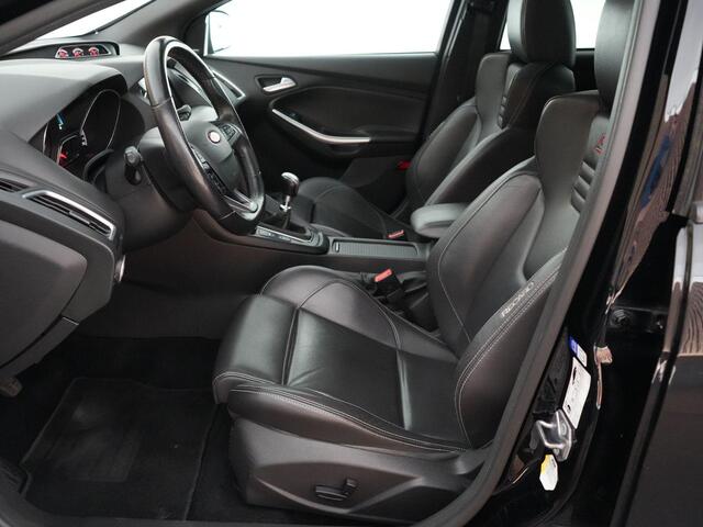 Ford FOCUS ST-3 2.0 250pk PERFORMANCE PACK |Milltek|Maxton|KW suspensions|schuif/kantel|sony|Apple Carplay|blind spot||bi-xenon|winterpack|19" Performance velgen|