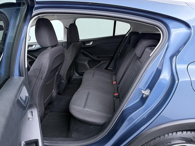 Ford FOCUS EcoBoost Hybrid 125pk Active | Trekhaak | Camera | Winterpack | Cruise | All-season banden | Apple carplay/ Android auto |