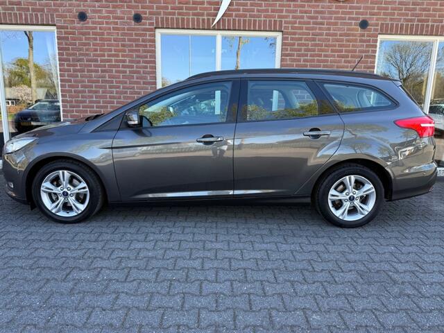 Ford FOCUS Wagon 1.0 Lease Edition NIEUWE APK / STOELVERW. / VOORRUIT VERW. / NAV