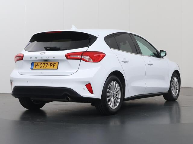 Ford FOCUS 1.0 EcoBoost Titanium Business | Winterpakket | Parkeercamera | Cimate Control | Cruise Control | Navigatie |