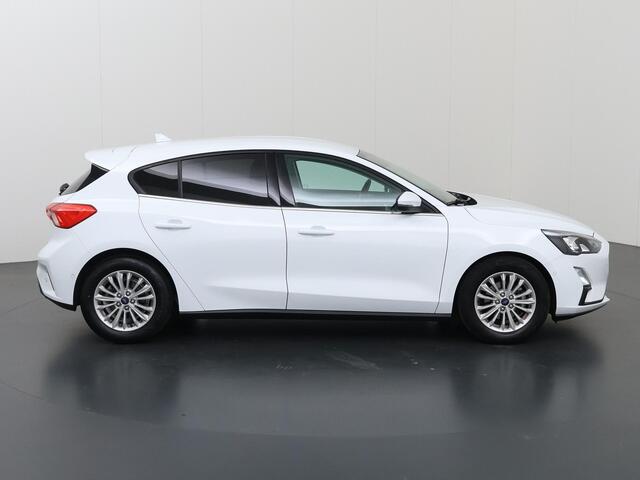 Ford FOCUS 1.0 EcoBoost Titanium Business | Winterpakket | Parkeercamera | Cimate Control | Cruise Control | Navigatie |