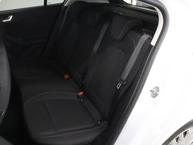 Ford FOCUS 1.0 EcoBoost Titanium Business | Winterpakket | Parkeercamera | Cimate Control | Cruise Control | Navigatie |