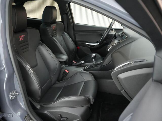 Ford FOCUS ST-3 2.0 290pk PERFORMANCE PACK |BullX|Maxton|KW schroefset|elek. stoelen|Apple Carplay|bi-xenon|winterpack|19" Performance wielen|