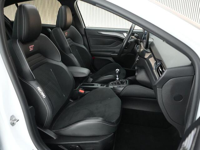 Ford FOCUS ST-3 2.3 280pk PERFORMANCE PACK |launch control|sper differentieel|kw schroefset|barracuda 19"|panoramadak|B&O|head-up|winterpack|Apple Carplay|adaptive LED|blind spot|parkeercamera|