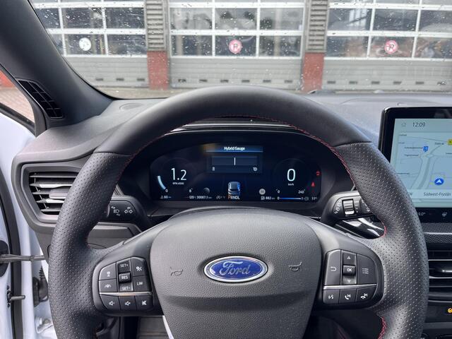 Ford FOCUS Wagon 1.0 EcoBoost Hybrid ST Line X | Automaat | Winterpack | Driver Assistance Pack | Privacy Glass | Camera