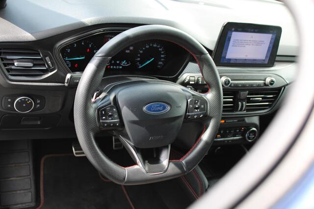 Ford FOCUS 1.5 EcoBoost ST Line Business Automaat, Trekhaak, LED, 18" LM velgen