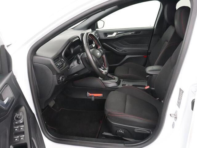 Ford FOCUS 1.0 EcoBoost Hybrid ST Line X | Stoelverwarming | Trekhaak | Adaptive cruise | Camera | Carplay | Navigatie | Side Assist | Stuurverwarming | Digital Cockpit | Full LED | Keyless