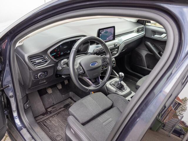 Ford FOCUS Wagon 1.5 EcoBoost Active Business Winterpack Trekhaak Keyless