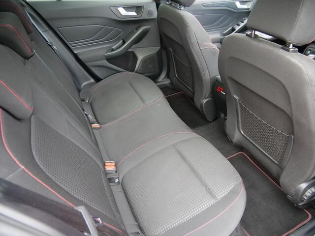 Ford FOCUS Wagon 1.0 EcoBoost Hybrid ST Line X 155 Pk Automaat Navi / DAB / Apple Carplay / Winterpakket / Pano-dak / Trekhaak