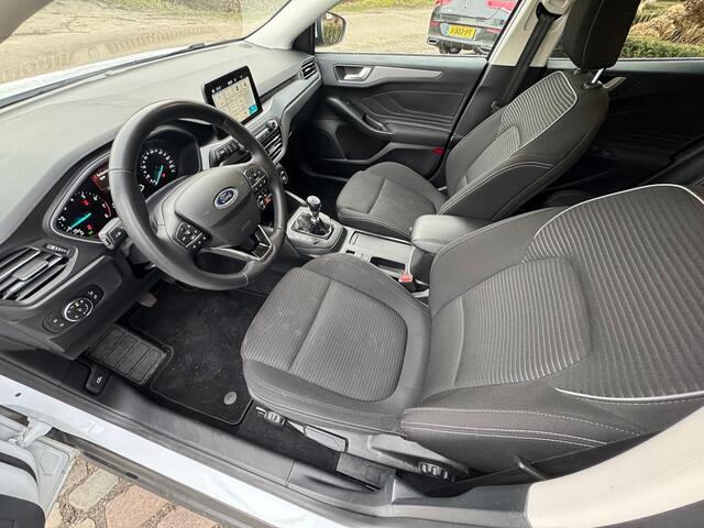 Ford FOCUS 1.0 EcoBoost Hybrid Titanium Navi,ecc,lmv,pdc v en a, led