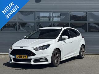 ford-focus-2.0-st-i-winterpakket-i-