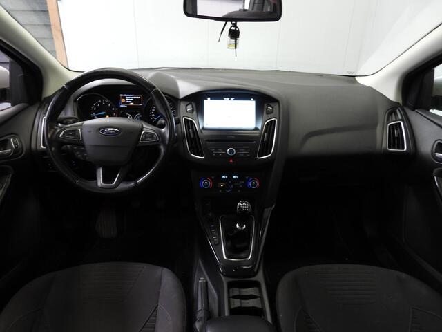 Ford FOCUS 1.0 EcoBoost Titanium NAVI/CLIMA/CRUISE/PDC/16"LMV!