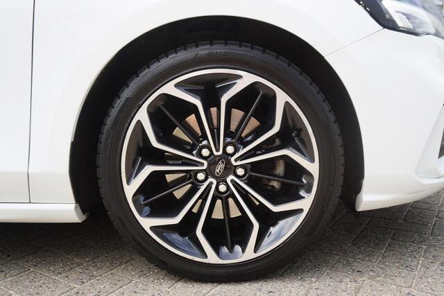 Ford FOCUS Wagon 1.0 EcoB. ST Line Business/B&O/18INCH/Winterpack/ LED Koplampen.