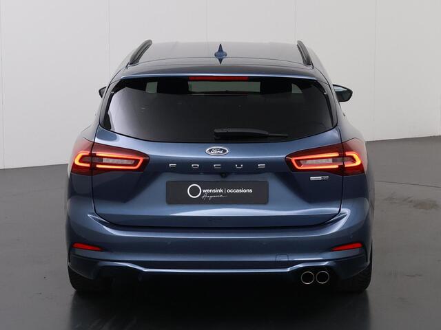 Ford FOCUS Wagon 1.0 EcoBoost Hybrid ST Line X | Afneembare Trekhaak | Winterpakket | Cruise Control Adaptief | Parkeercamera | HUD | Navigatie | Apple Carplay/Android Auto |