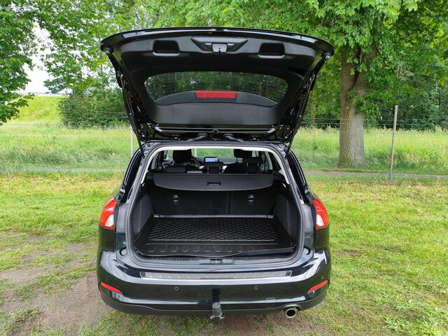 Ford FOCUS 1.0 EB 125PK Titanium X Business | ADAP CRUISE | HAAK | NAVI | WINTERPACK |