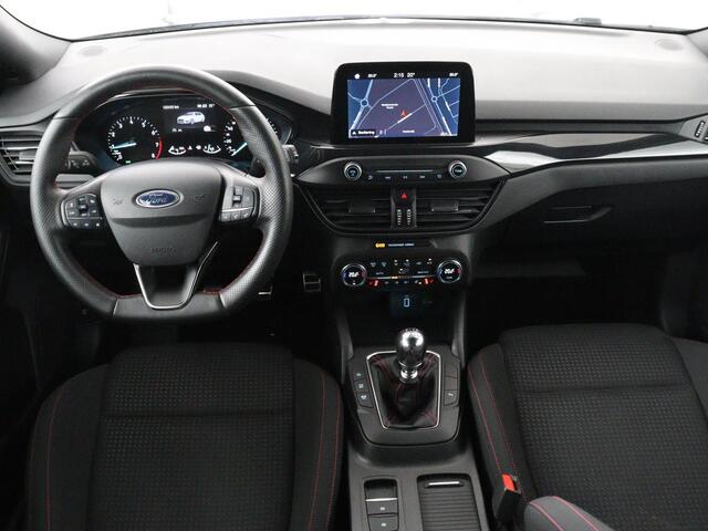 Ford FOCUS 1.5 EcoBoost ST Line | Stoelverwarming | Adaptive cruise | Camera | Carplay | Stuurverwarming | Navigatie | Full LED | Parkeerhulp | Climate control | Bluetooth
