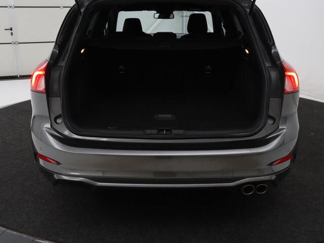 Ford FOCUS 1.5 EcoBoost ST Line | Stoelverwarming | Adaptive cruise | Camera | Carplay | Stuurverwarming | Navigatie | Full LED | Parkeerhulp | Climate control | Bluetooth
