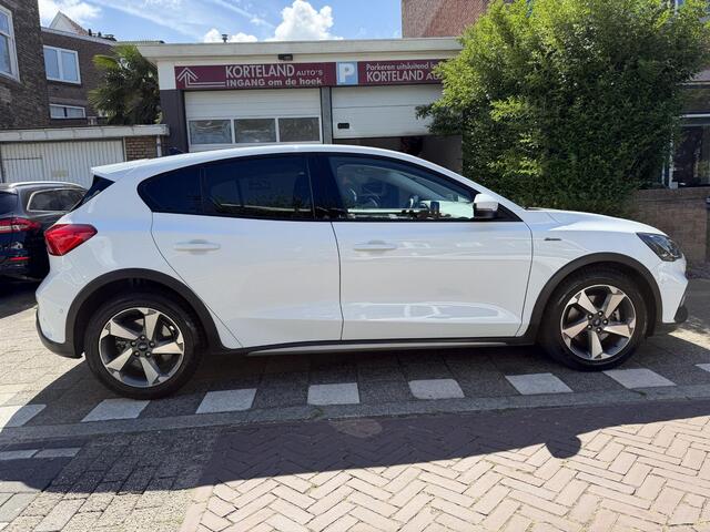 Ford FOCUS 1.5 EcoBoost Active Business NAVI PANO ACC LED KEYLESS CARPLAY HEADUP DISPLAY.