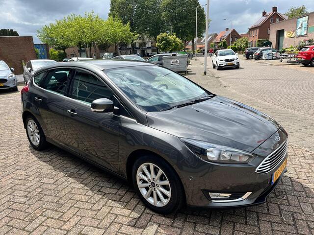 Ford FOCUS 1.0 Titanium 5-drs l Dealer onderhouden l
