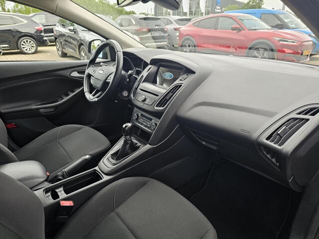 Ford FOCUS Wagon 1.0 Lease Edition Navigatie | Cruise control | Apple Carplay / Android auto | PDC achter etc.