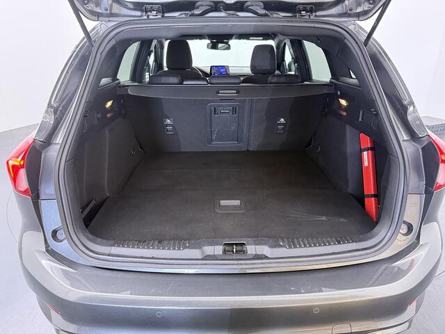 Ford FOCUS Wagon EcoBoost Hybrid 125 pk ST Line | Winter Pack | Camera | full LED | 4 seiz. banden | 100% dealer onderh.